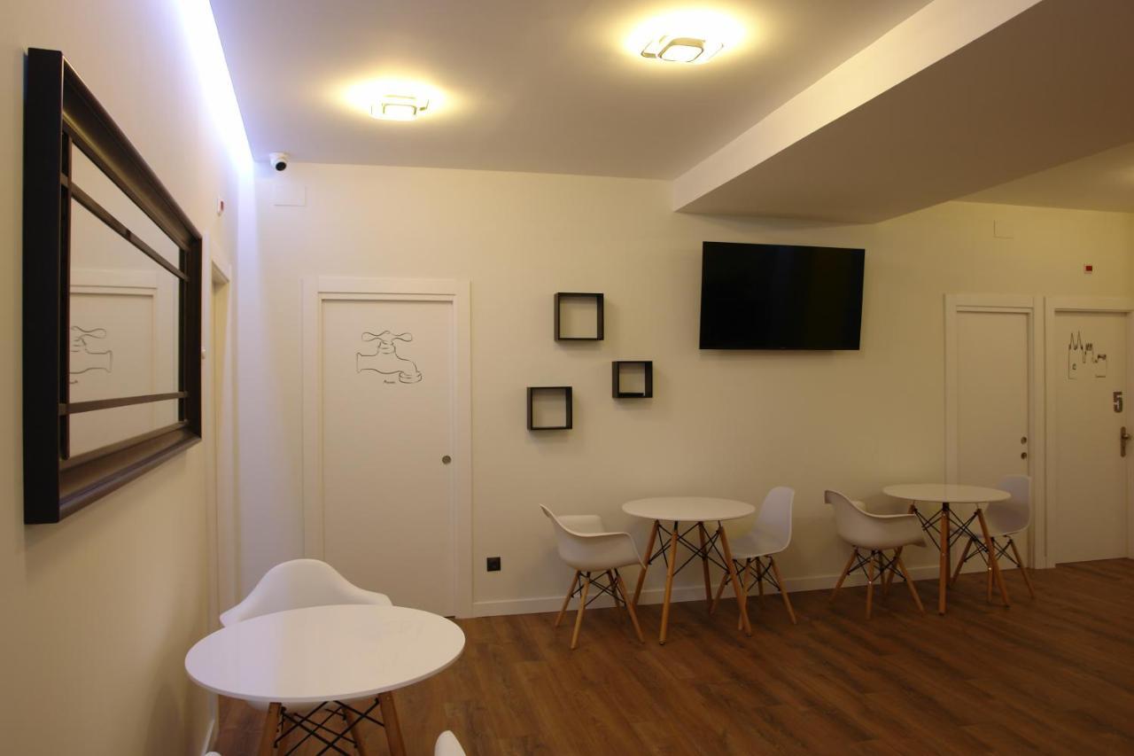 Hostel Trovadores บูร์โกส ภายนอก รูปภาพ